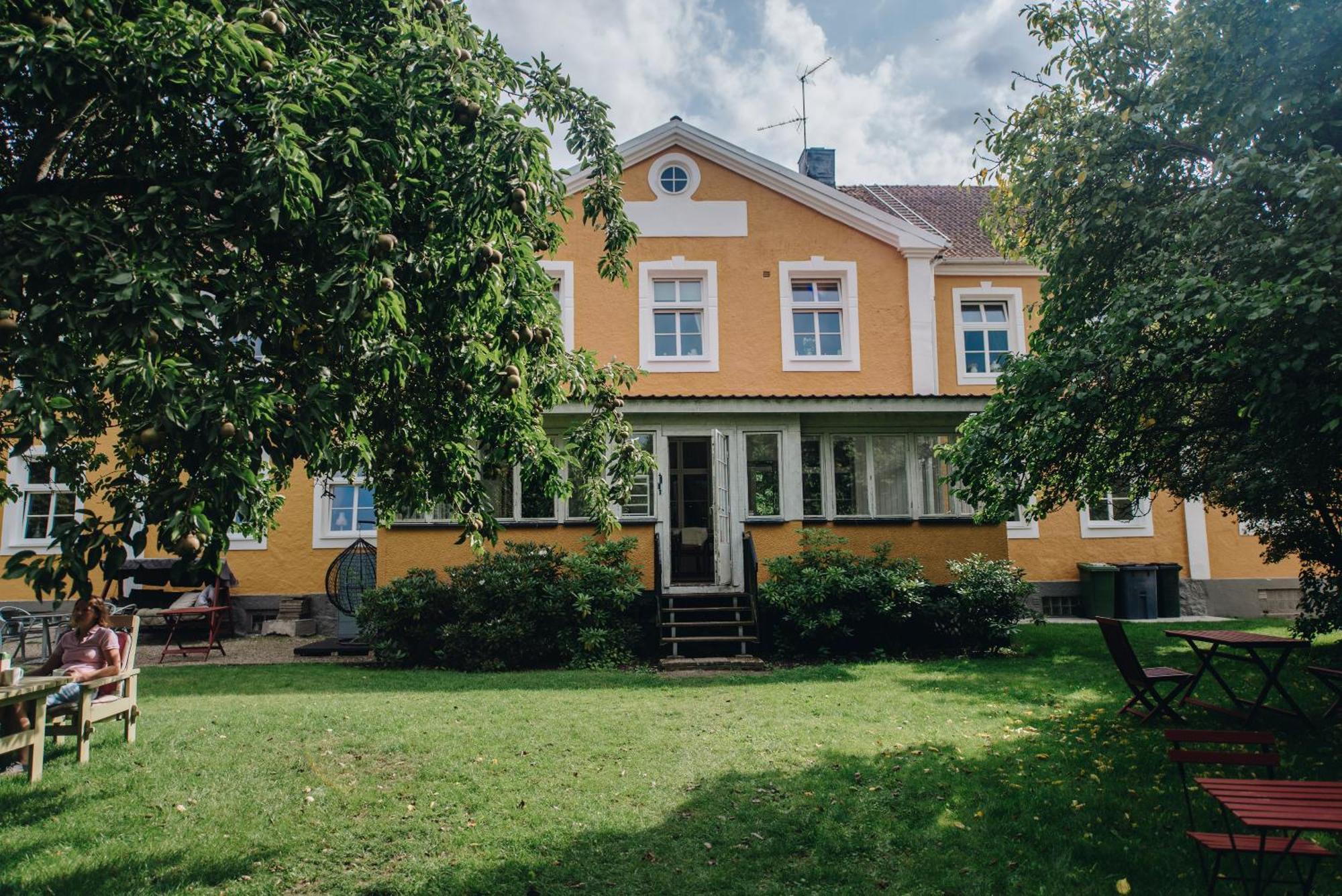 Mjaellbyhus Pensionat & Stugby Сёльвесборг Экстерьер фото