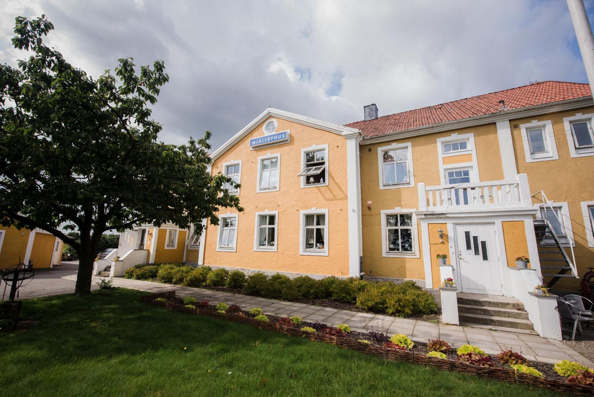 Mjaellbyhus Pensionat & Stugby Сёльвесборг Экстерьер фото