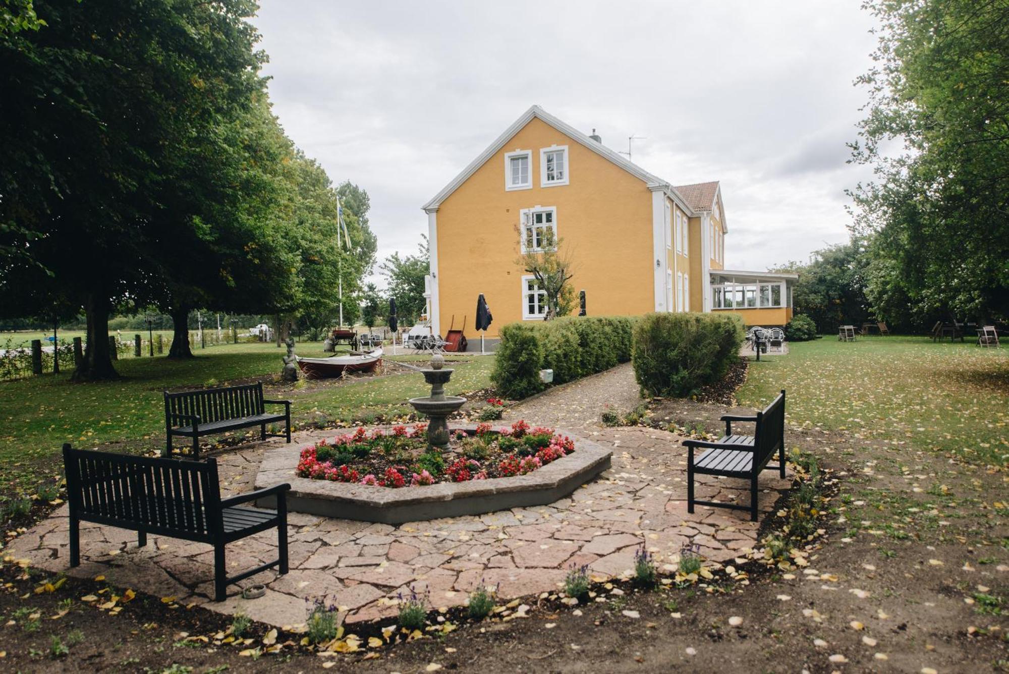 Mjaellbyhus Pensionat & Stugby Сёльвесборг Экстерьер фото