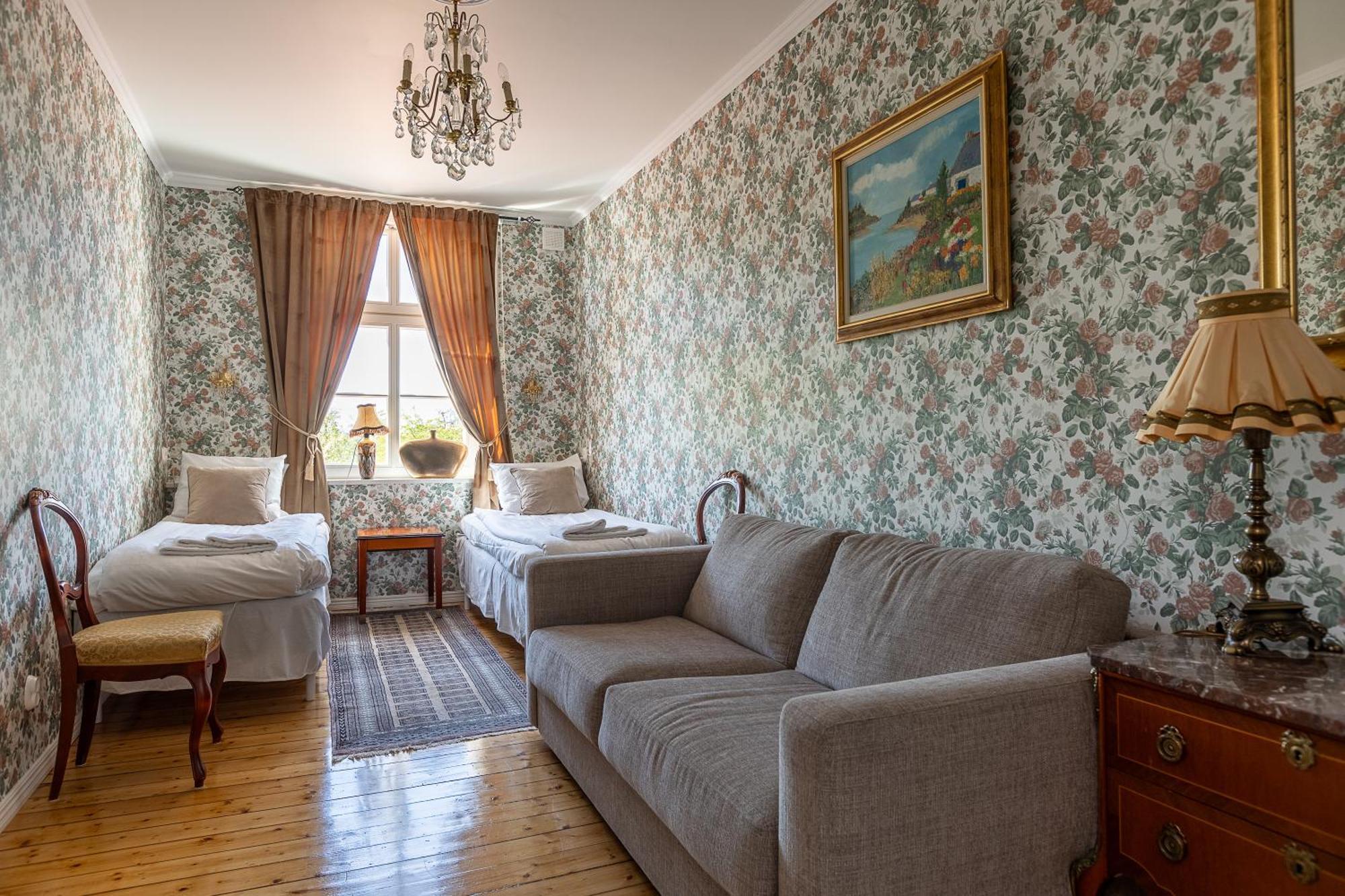 Mjaellbyhus Pensionat & Stugby Сёльвесборг Экстерьер фото